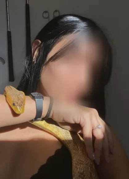 Alma, 27