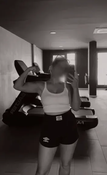 Amanda, 25
