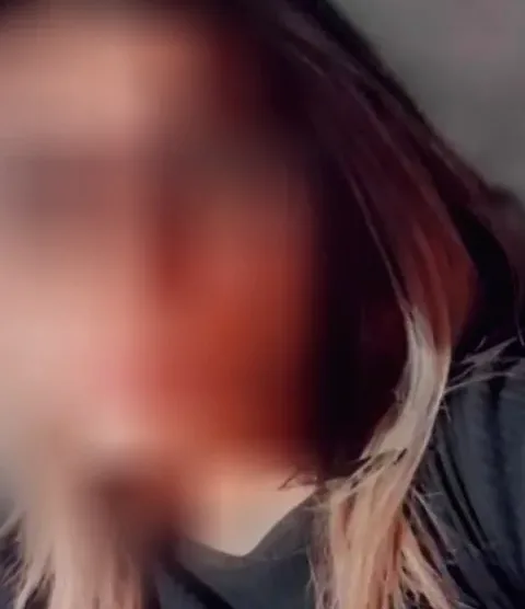 Caroline, 30