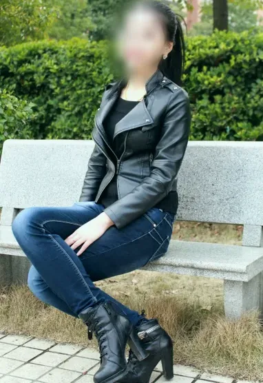 Charlotte, 31