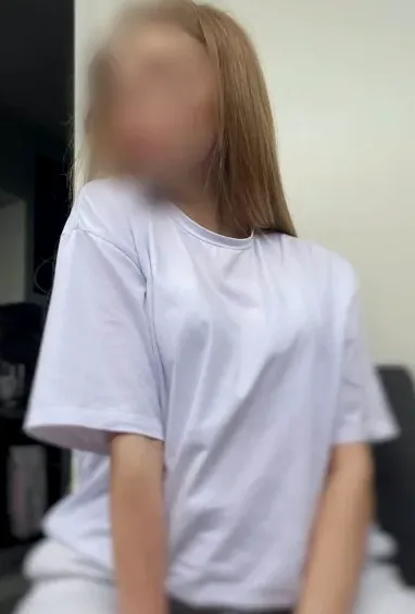 Emma, 24