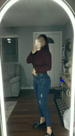 Katja, 29
