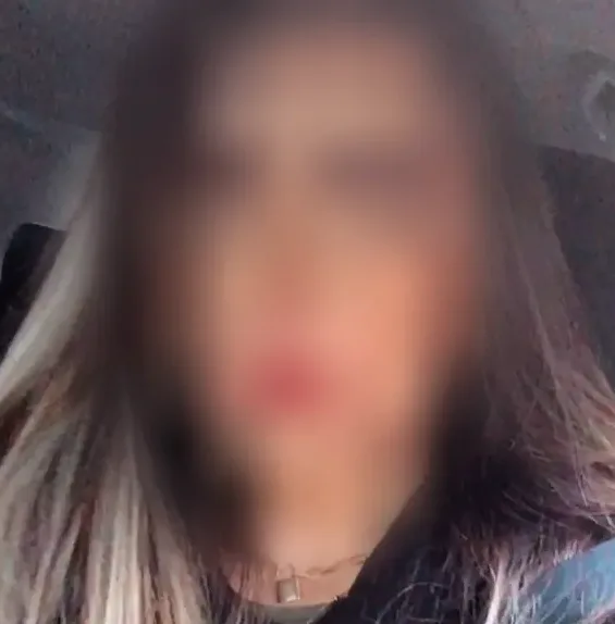 Laura, 39