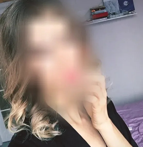 Malou, 32