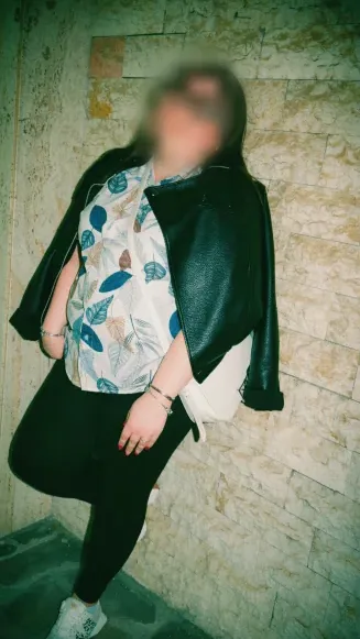 Signe, 29