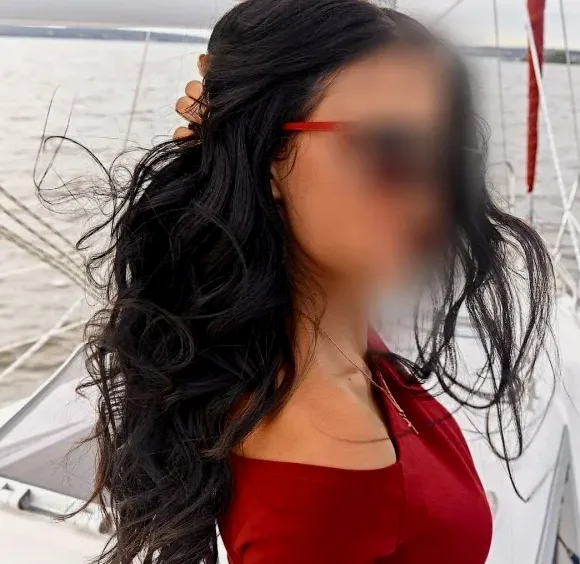 Simone, 35