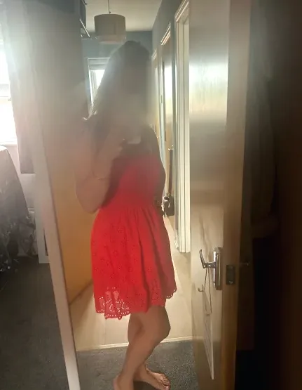 Tina, 34